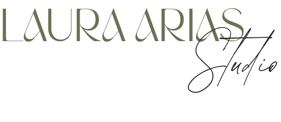 Logo letras Laura Arias Studio en verde y negro